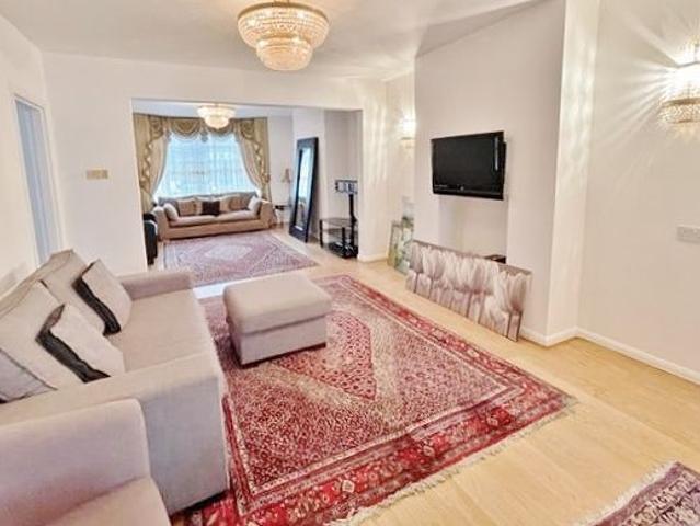 Allan Way, Ealing W3, 3 bed terraced house to rent, £3,250 pcm | PrimeLocation