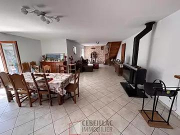 Allanche 15160 Achat / Vente maison 7 pièces t7