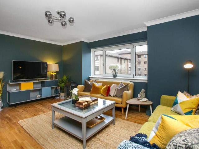Allanfield, Leith, Edinburgh EH7, 3 bed flat to rent, £2,150 pcm | PrimeLocation