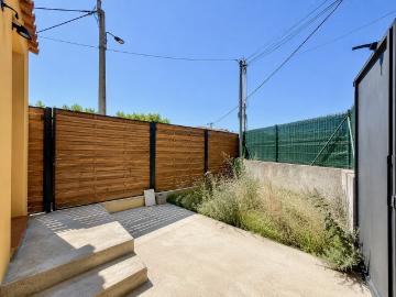 ALLAUCH – LOGIS NEUF MAISON INDIVIDUELLE AVEC JARDIN ET STATIONNEMENT LOCATION MEUBLÉE