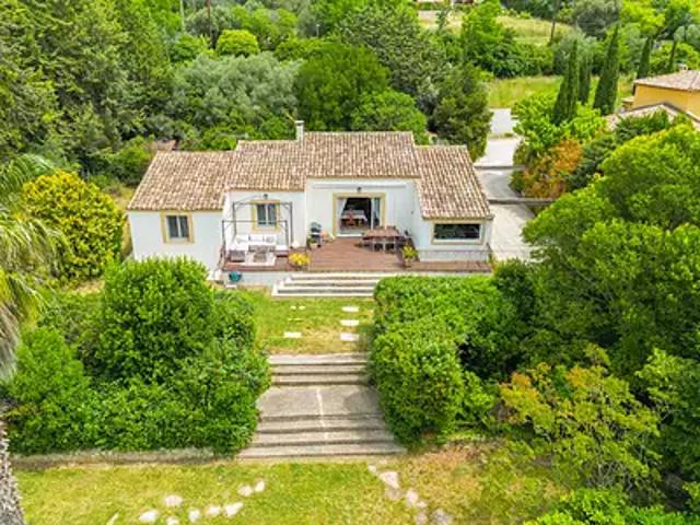 Allauch 13190 Achat / Vente maison 6 pièces t6 au dernier étage cave