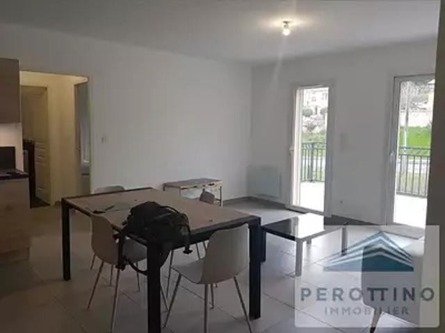 Allauch 13190 Location appartement 2 pièces t2 au dernier étage terrasse