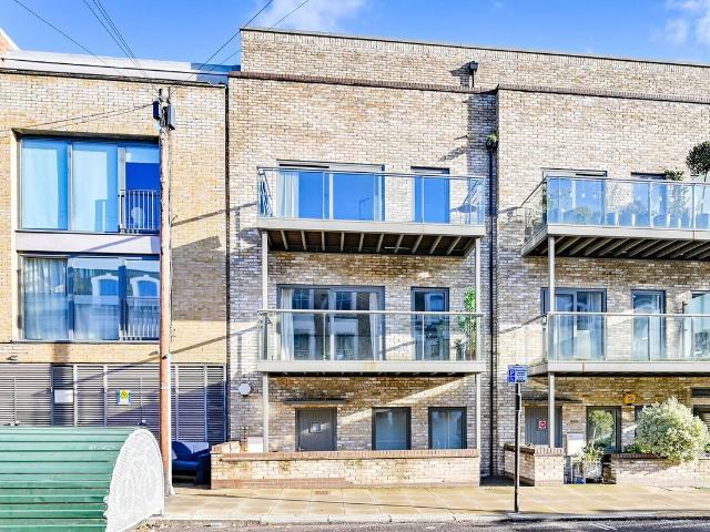 Allcroft Road, Kentish Town, London NW5, 2 bed flat to rent, £4,334 pcm | PrimeLocation