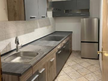 Alle RÃ¤ume zum Innenhof Bad mit Wanne+Fenster Frei ab 1.8