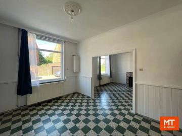 Alleenstaande woning te huur met 3 slaapkamers, 2 garages en tuin te Kruiseke