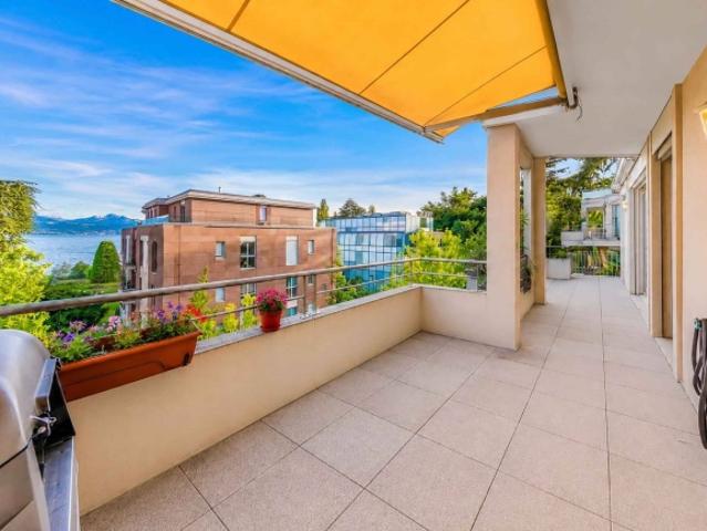 Alleinauftragnehmer Prächtige Wohnung von 156 m² mit Seeblick