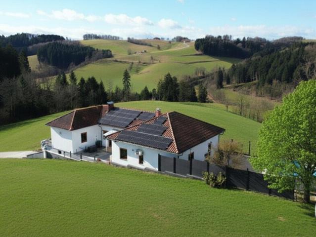 Alleinlage mit Panoramablick nahezu autarkes Wohnen in der Natur