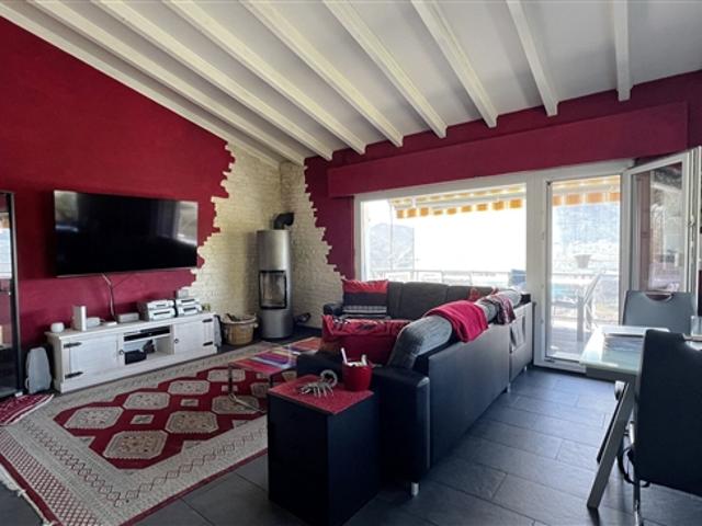 Villa mit zwei Wohnungen Panoramablick Großes Grundstück Mögliche Rentabilität
