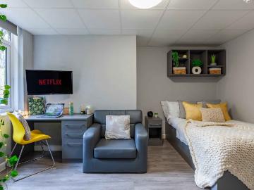 Allen Court, Manchester Has an Apartment