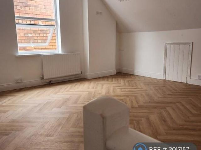 Allen Road, Wolverhampton, WV6 4 bed semi detached house to rent £1,400 pcm £323 pw