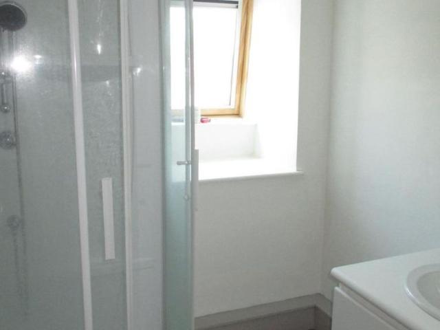 Allennes les Marais, maison 67m2 en duplex, 2 chambres, pas de jardin, pas de garage.870€, dispo