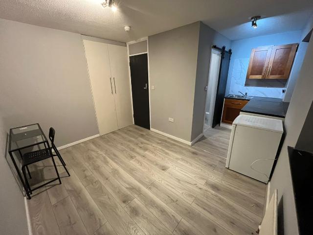 Allendale Close, London SE5, 5 bed detached house to rent, £1,200 pcm | PrimeLocation