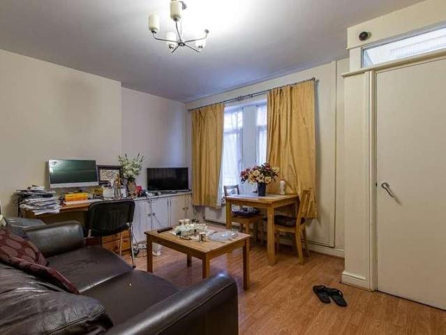 Allensbank Road, Heath, CF14