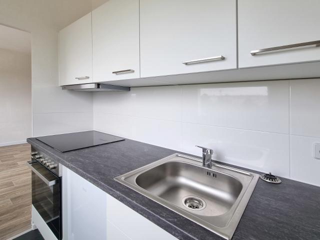 Alles was man braucht! 1 Zimmer Wohnung mit Einbauküche und Balkon AB SOFORT!