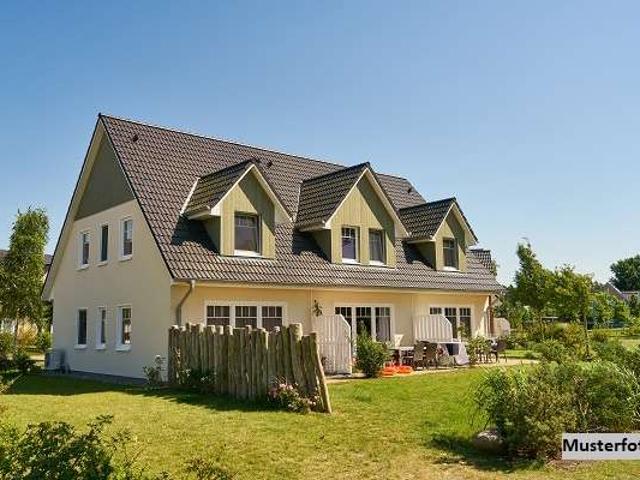 Alles, was man braucht Reihenendhaus mit Terrasse und Garten