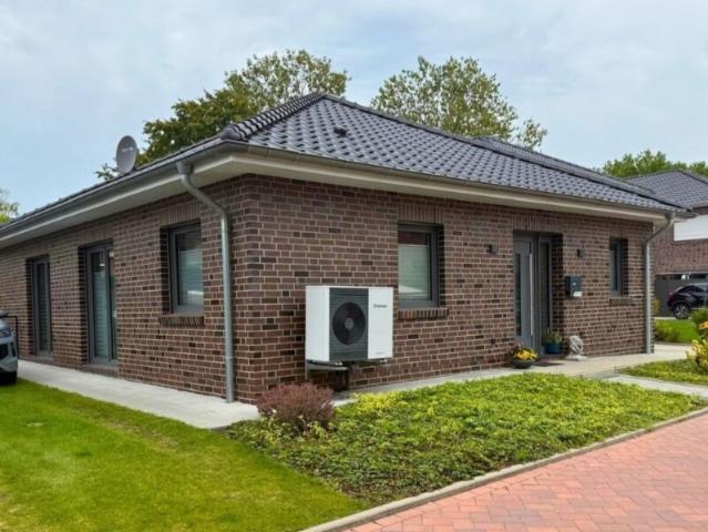 Alles auf einer Ebene – Zukunftssicher wohnen! Neubau Bungalow in Brake Golzwarden