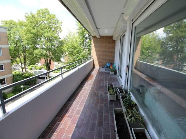 ALLES FRISCH RENOVIERT! ERSTBEZUG NACH KOMPETTRENOVIERUNG, 3 ZI. MIT BALKON IN ERKRATH