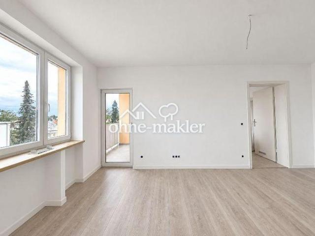 Alles neu: 2 Zimmer Wohnung mit Balkon direkt am Laimer Platz