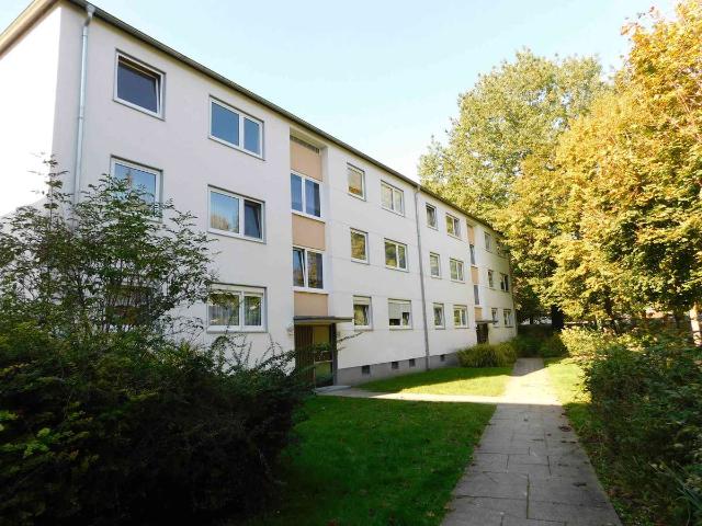 Alles neu! Einzugsbereite Wohnung mit tollem Balkon, ideal für die kleine Familie!