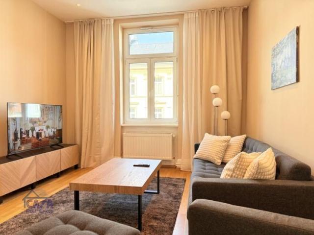 ALLES NEU im Altbau: 3 Zimmer mit Balkon im WESTEND