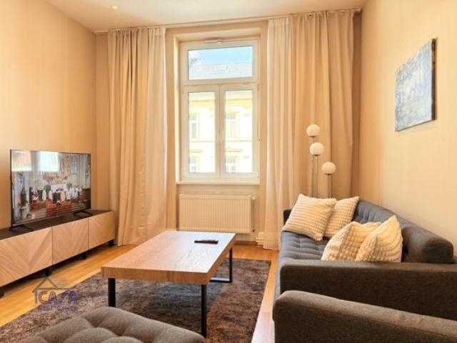 ALLES NEU im Altbau: 3 Zimmer mit Balkon im WESTEND