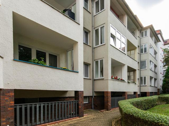 Alles neu Sanierte Zweizimmerwohnung mit Badewanne und Balkon in Leutzsch