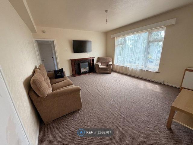 Allesley, Coventry CV5, 2 bed flat to rent, £800 pcm | PrimeLocation