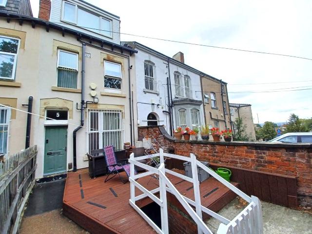 Allerton Hill, Chapel Allerton, Leeds, West Yorkshire LS7, 2 bed flat to rent, £1,250 pcm | PrimeLocation