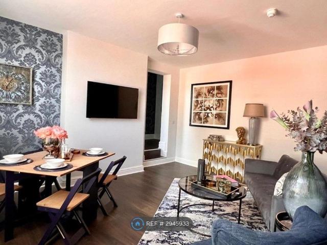 Allerton Road, Liverpool L18, 2 bed flat to rent, £1,250 pcm | PrimeLocation