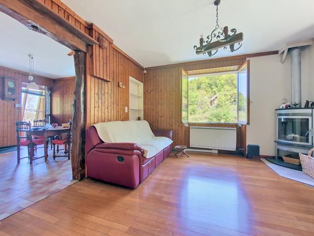ALLÈVES Maison familiale 145 m2 4 chambres avec jardin et beau potentiel