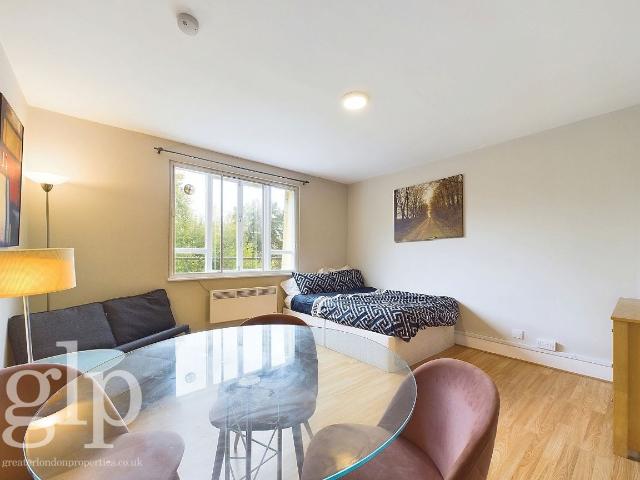 Alleyn Court, Sussex Gardens W2, Studio to rent, £2,167 pcm | PrimeLocation