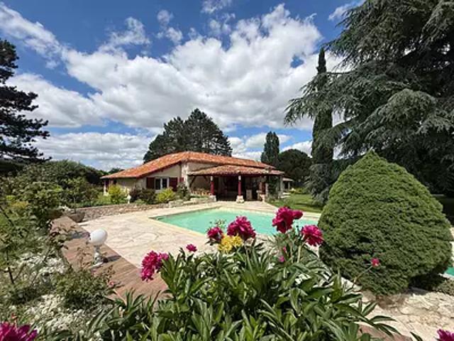 Allez et Cazeneuve 47110 Achat / Vente maison 6 pièces t6 au dernier étage piscine