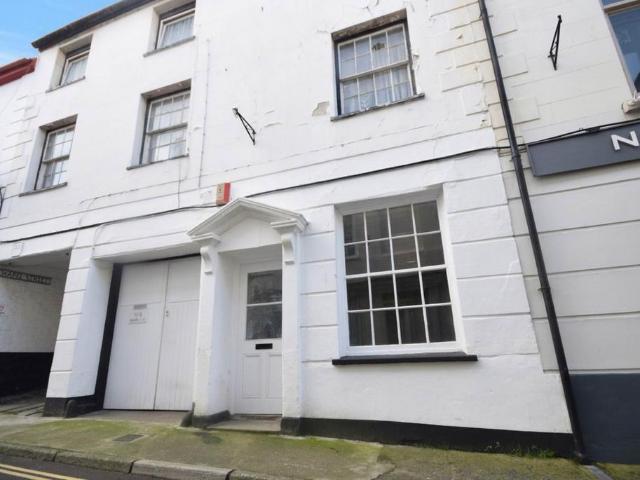 Allhalland Street, Bideford Studio to rent £485 pcm £112 pw