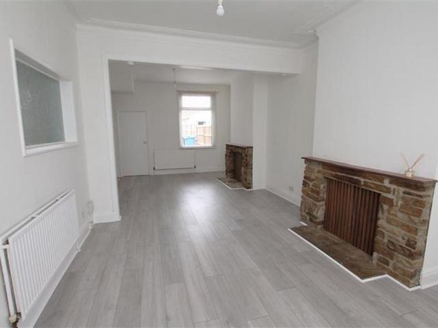 Alliance Avenue, HU3 3 bed terraced house to rent £895 pcm £207 pw