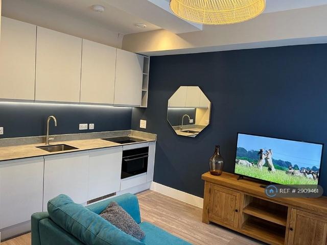 Alliance House, Bristol, BS1 1 bed flat to rent £1,599 pcm £369 pw