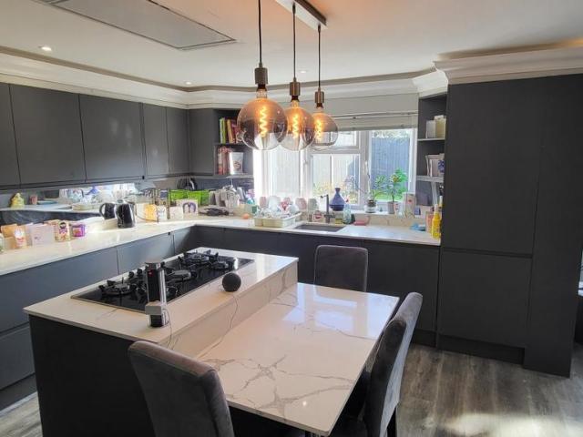 Allingham Close, Hanwell 3 bed house to rent £2,700 pcm £623 pw