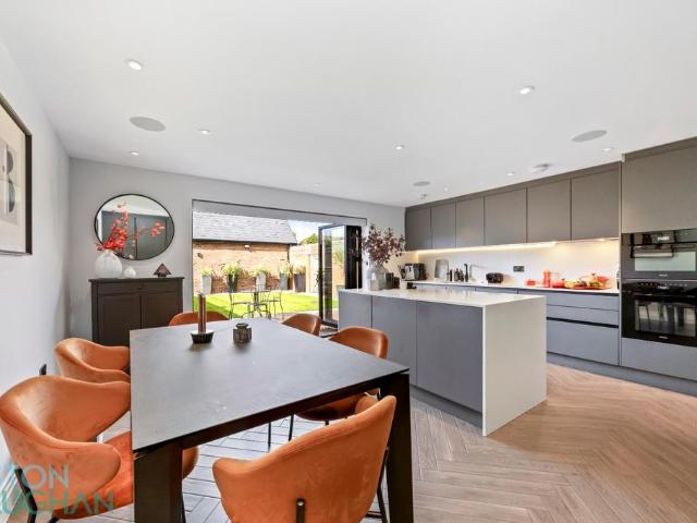 Allingham Place, Brighton BN2 3 bed detached house to rent £3,950 pcm £912 pw