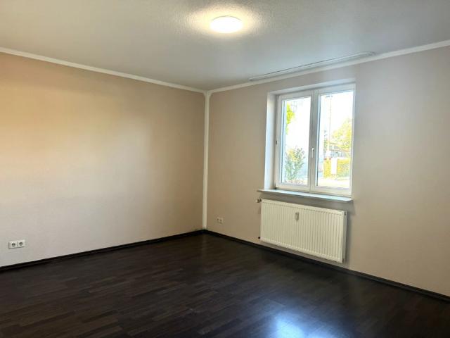 Allmannsdorf vor der Tür: 3 Zimmer Wohnung mit Gartennutzung