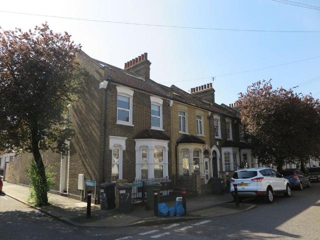 Alloa Road, Deptford SE8 1 bed in a flat share to rent £1,075 pcm £248 pw