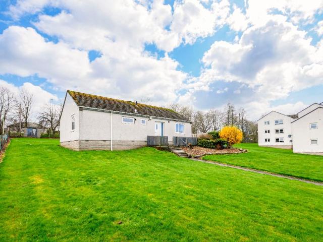 Alloway Place West, Maryfield, Dundee DD4, 3 bed detached bungalow to rent, £1,200 pcm | PrimeLocation