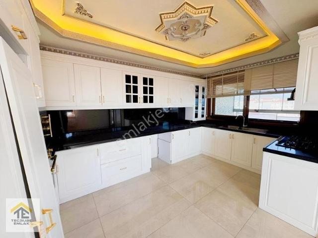 Alptekin Sitesi İçerisinde Emsalsiz ! 4+1 Ultra Lüks Özel Mimari