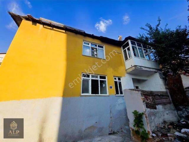 Alp Gayrimenkul'den Yukarı Yahyalarda 2+1 Kiralık Gecekondu