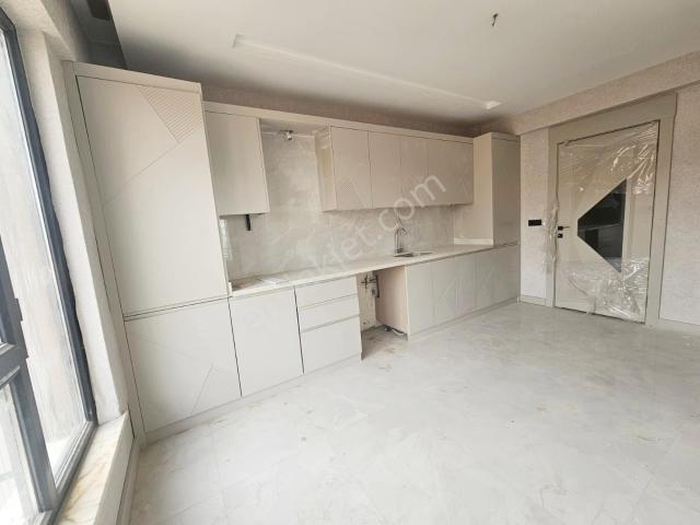 Alpaslan1'de Geniş Balkon Çift Banyo Sıfır Arakat Ultralüx 3+1