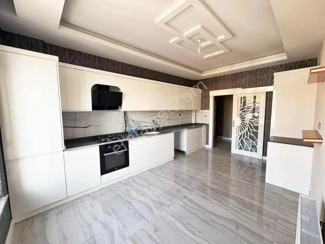 Alpaslan1'de Masrafsız Bakımlı Açık Cephe Geniş Cam Balkonlu 3+1