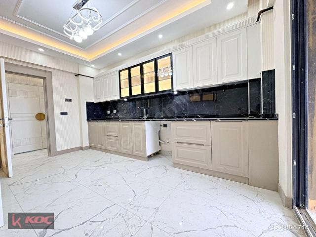 ALPASLAN1'DE MODERN TASARM GENŞ OTURUM GİYİNME ODALI 3.5+1 DAİRE