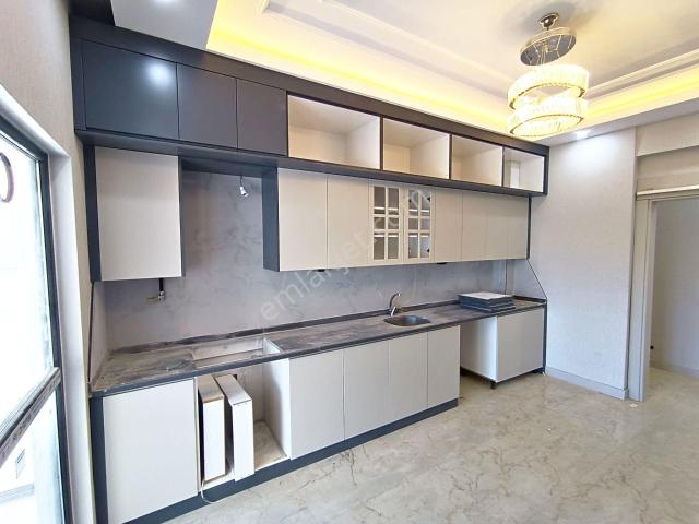 Alpaslan'da Yemek Odalı Geniş Oturum Arayanlara Ulüx 3.5+1
