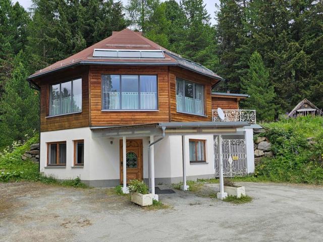 Alpenidylle mit Potenzial Begonnenes Wellnessgebäude auf Zweitwohnsitz Grundstück