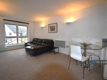 Alpha House, Northampton, NN1 2 bed flat to rent £1,160 pcm £268 pw