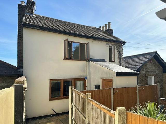 Alpha Place, Bishop's Stortford CM23, 3 bed detached house to rent, £1,600 pcm | PrimeLocation