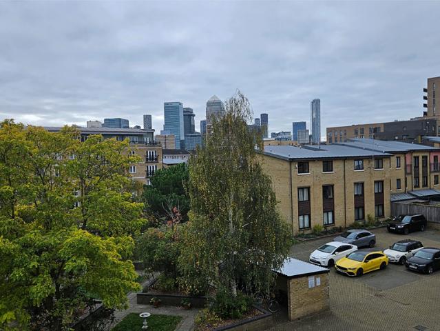Alphabet Square, London E3 6 bed flat share to rent £900 pcm £208 pw